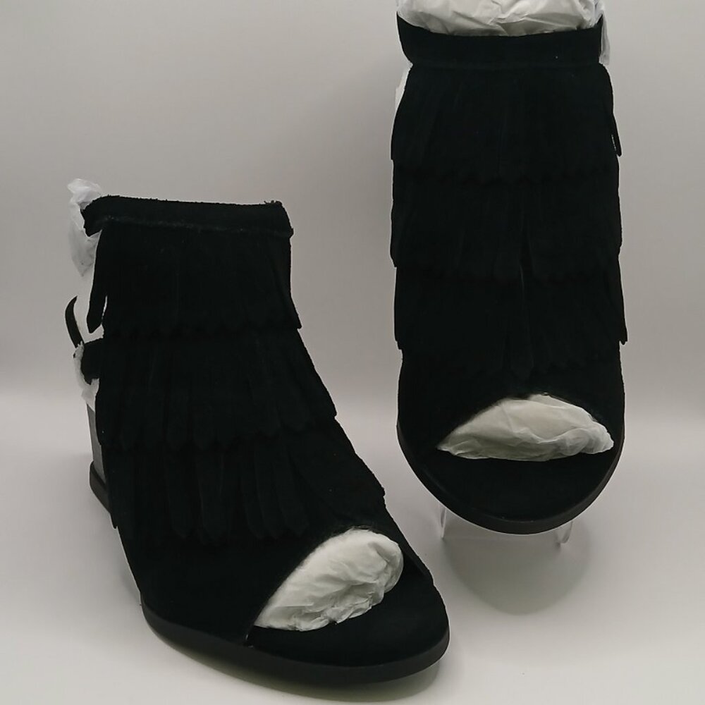 Very Volatile Notion Fringe Wedge Sandals - 7M